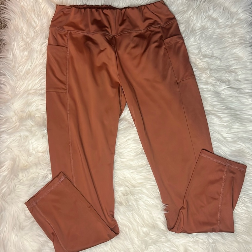 Three birds nest leggings with side pockets size large